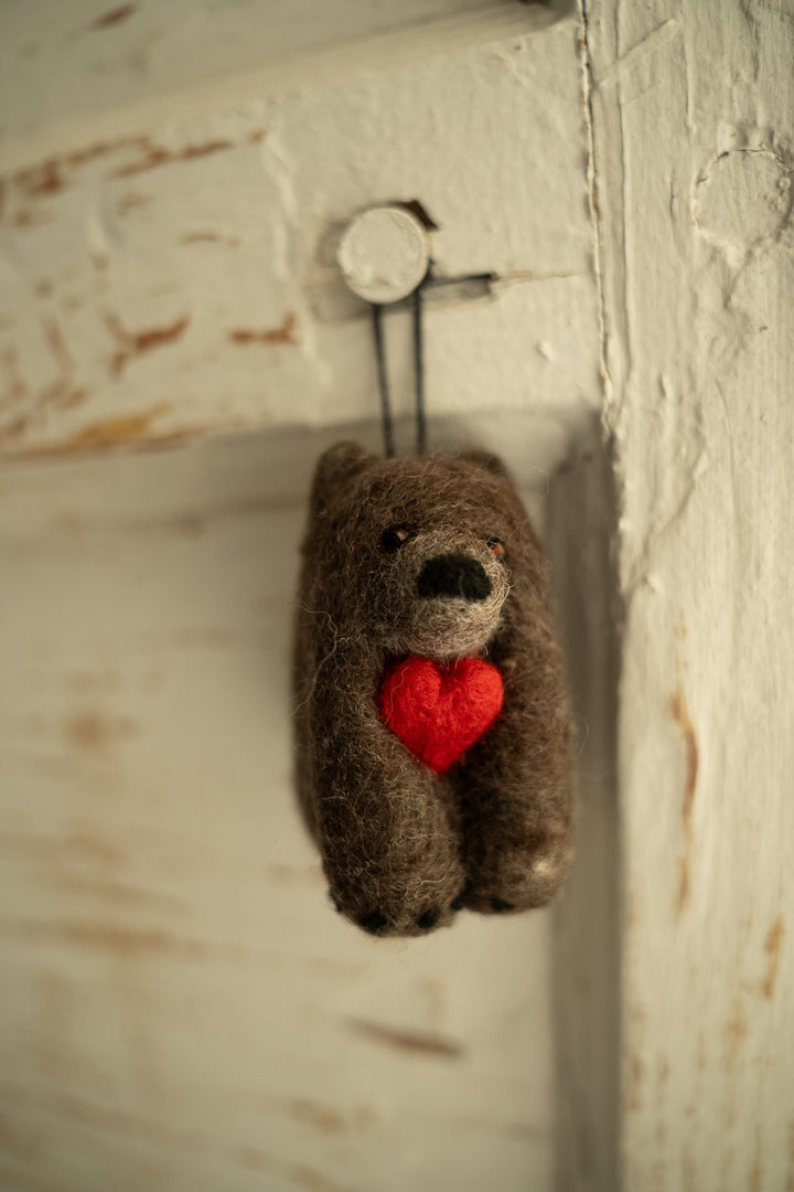 Heartful Grizzly Felti